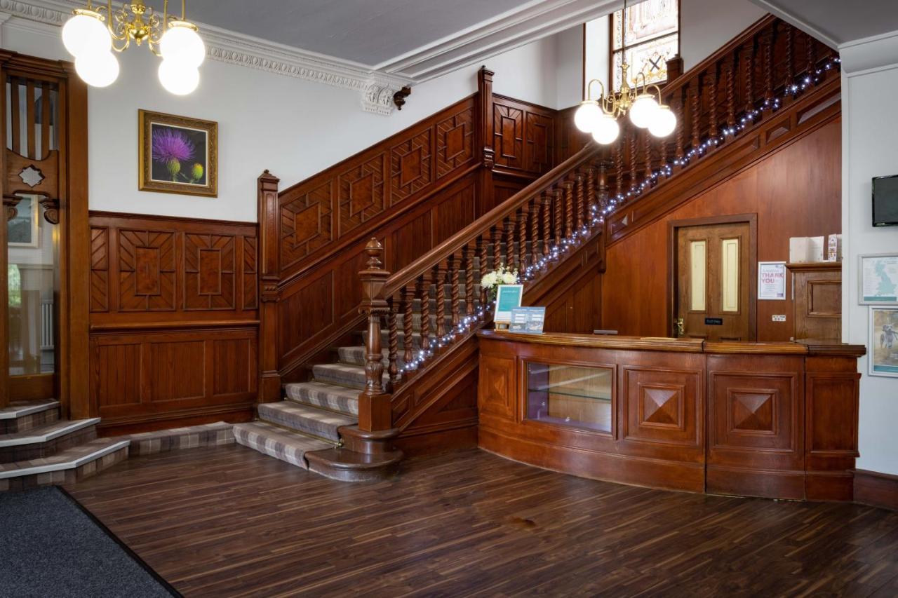 The Tarbet Hotel Екстер'єр фото