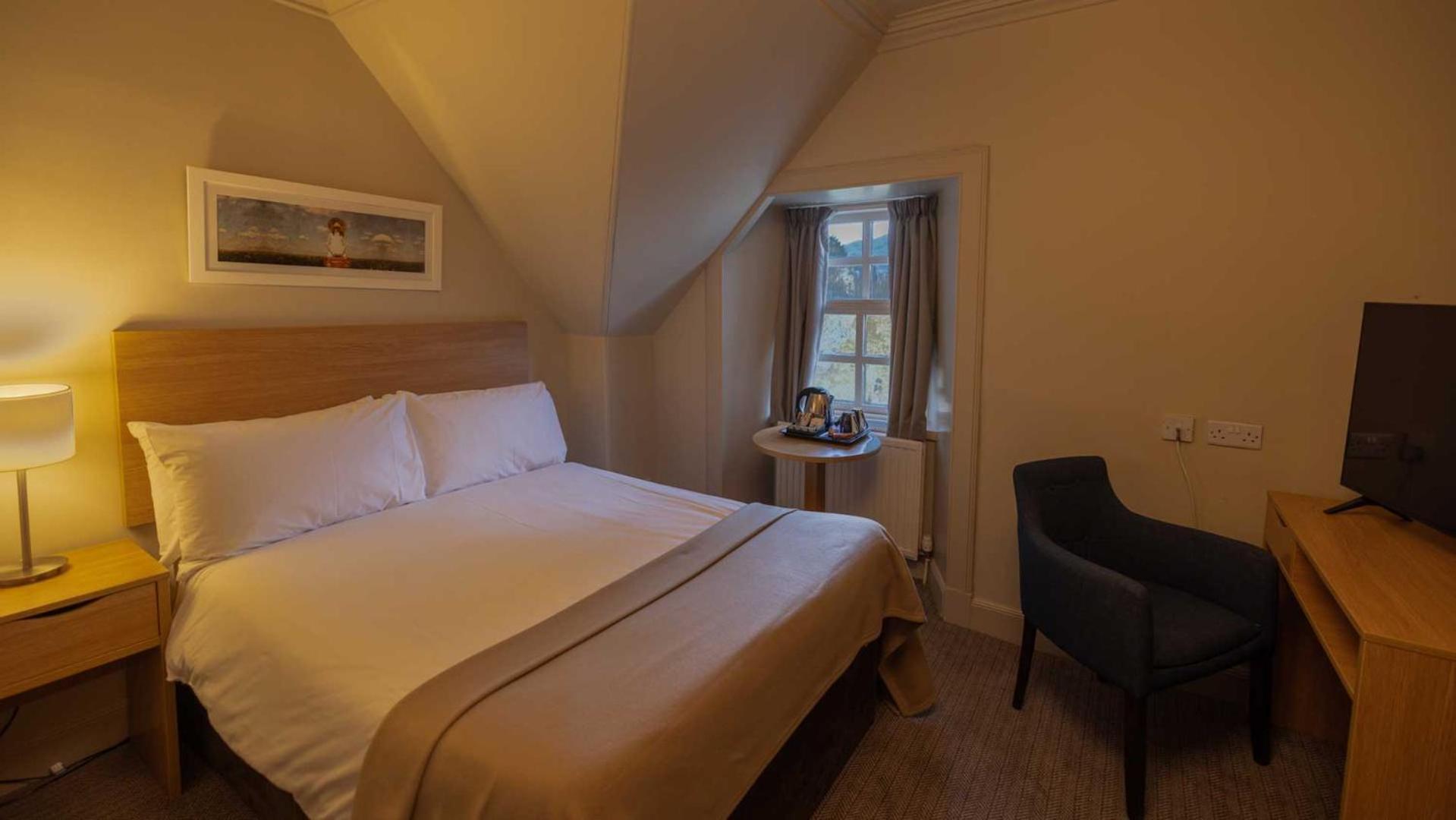 The Tarbet Hotel Екстер'єр фото