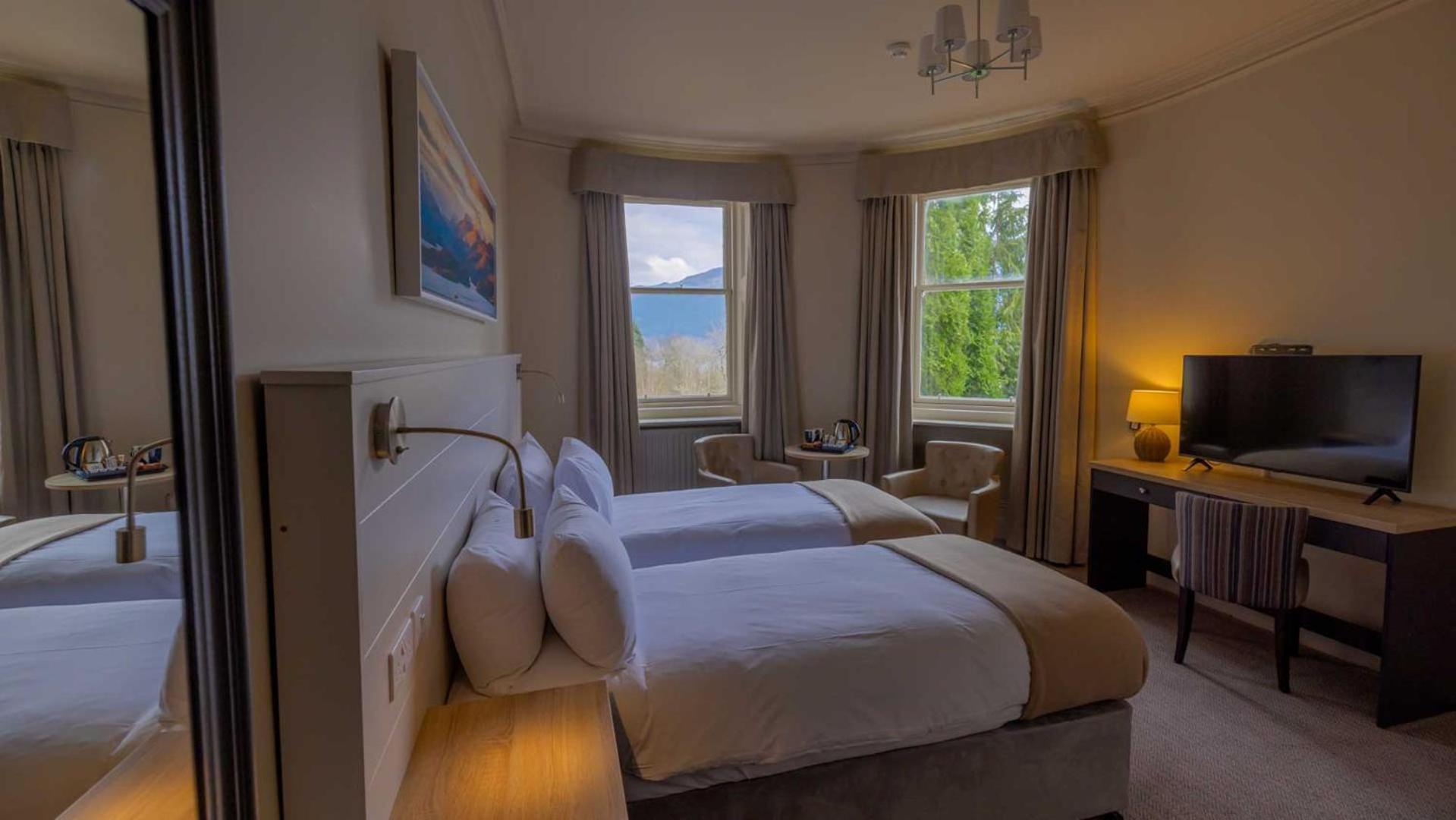 The Tarbet Hotel Екстер'єр фото
