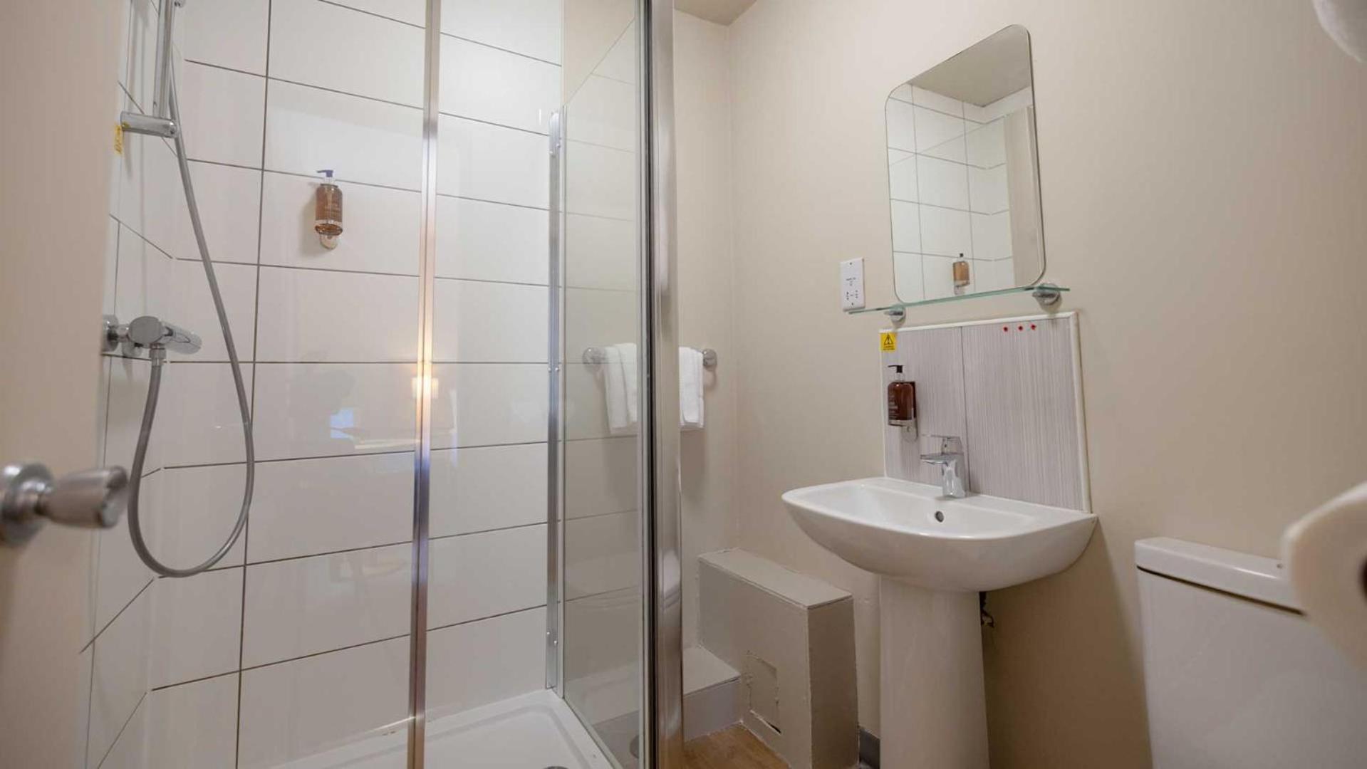 The Tarbet Hotel Екстер'єр фото