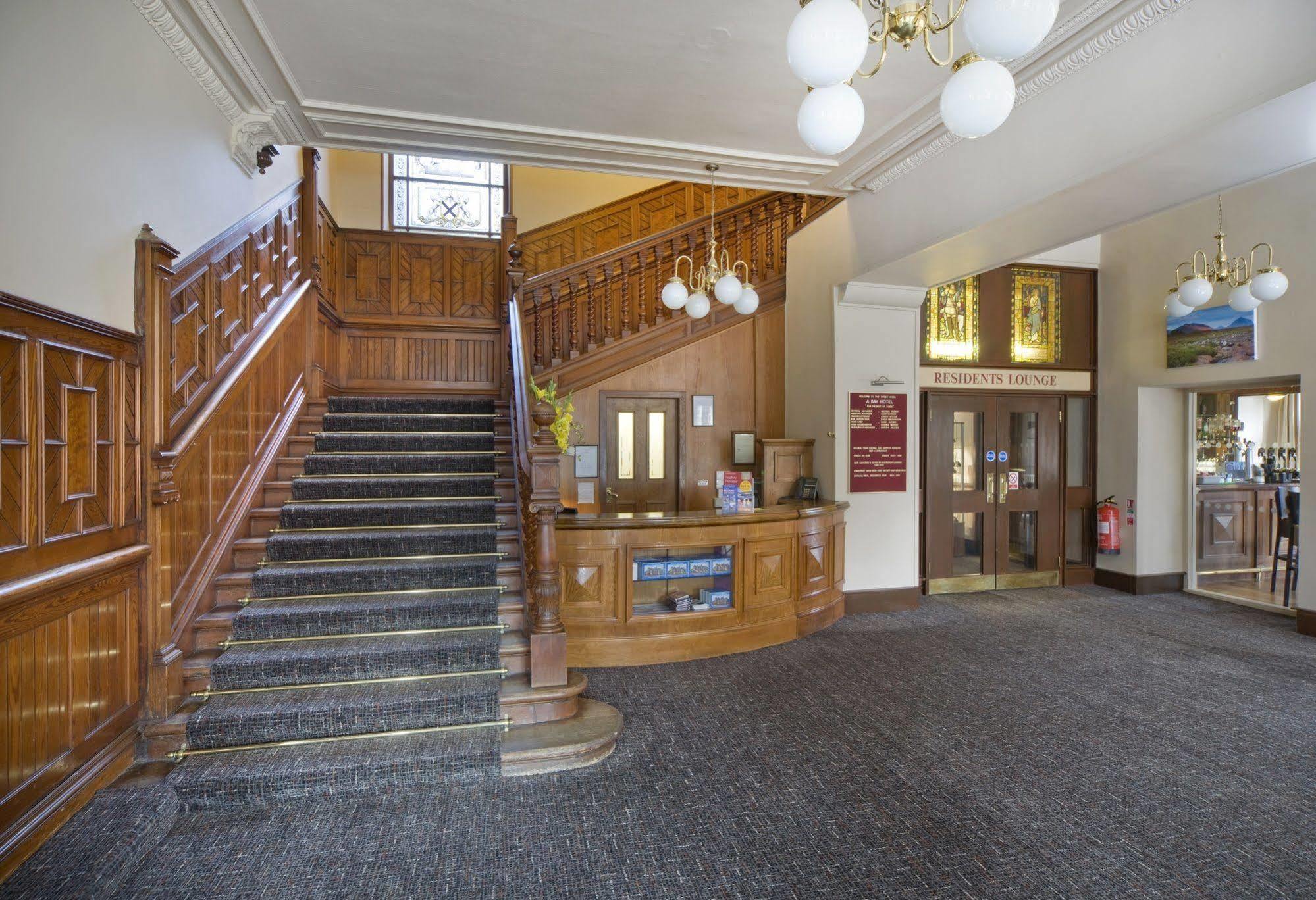 The Tarbet Hotel Екстер'єр фото